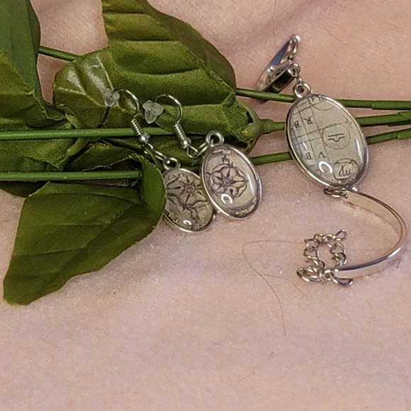 Song of Flowers Bracelet & Earring Set - Picture 11 of 16